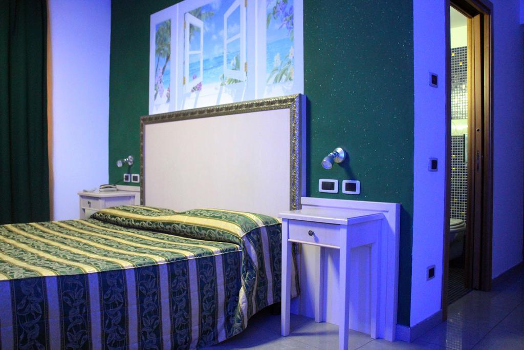 Orange Motel Веригате Екстериор снимка