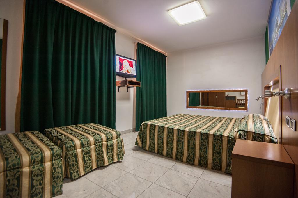 Orange Motel Веригате Екстериор снимка