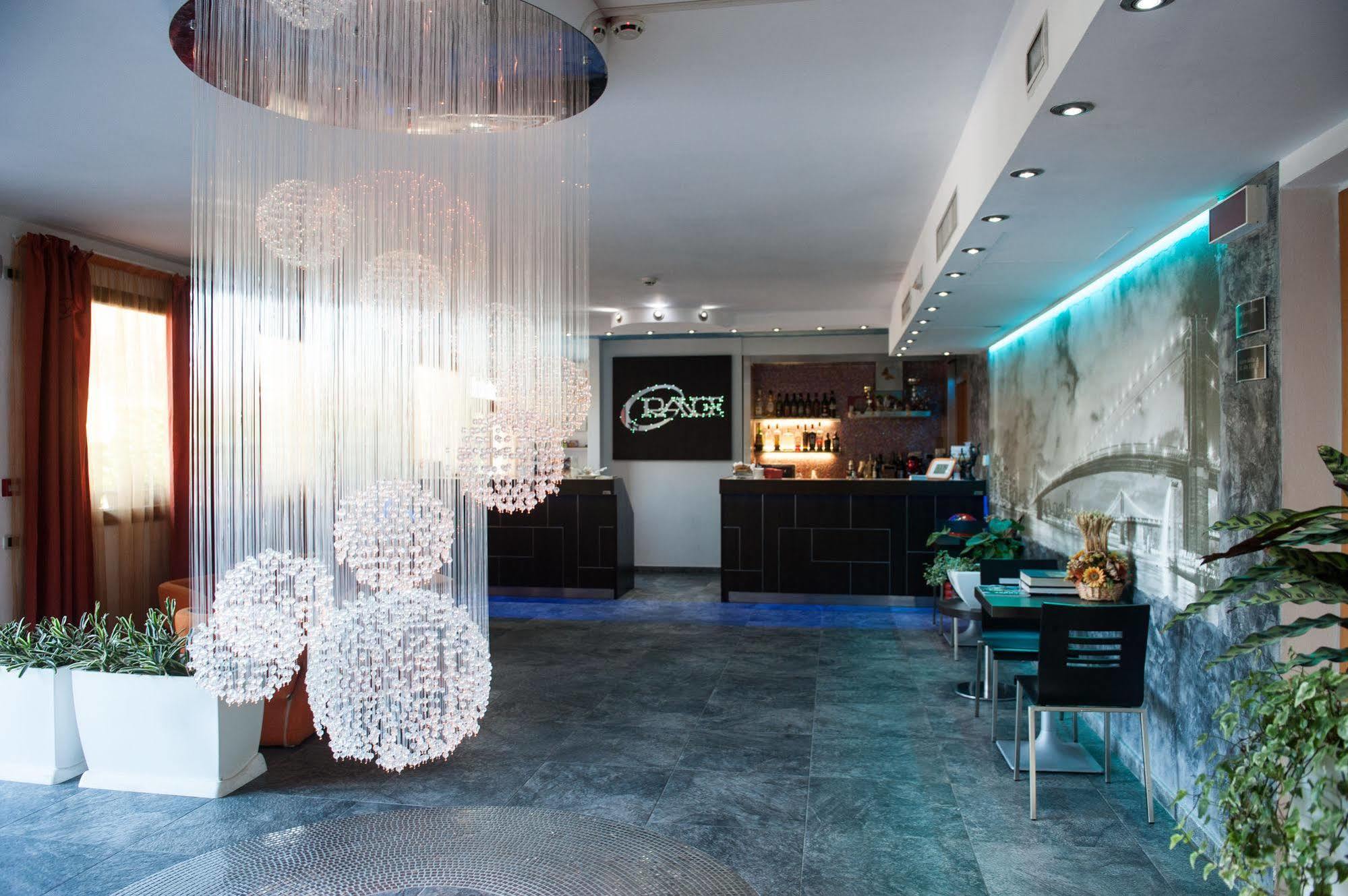 Orange Motel Веригате Екстериор снимка