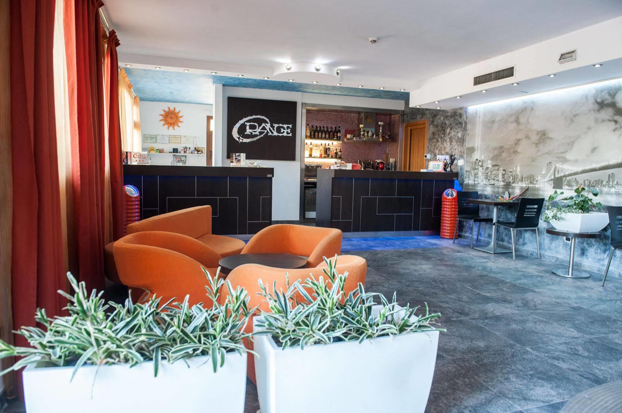 Orange Motel Веригате Екстериор снимка