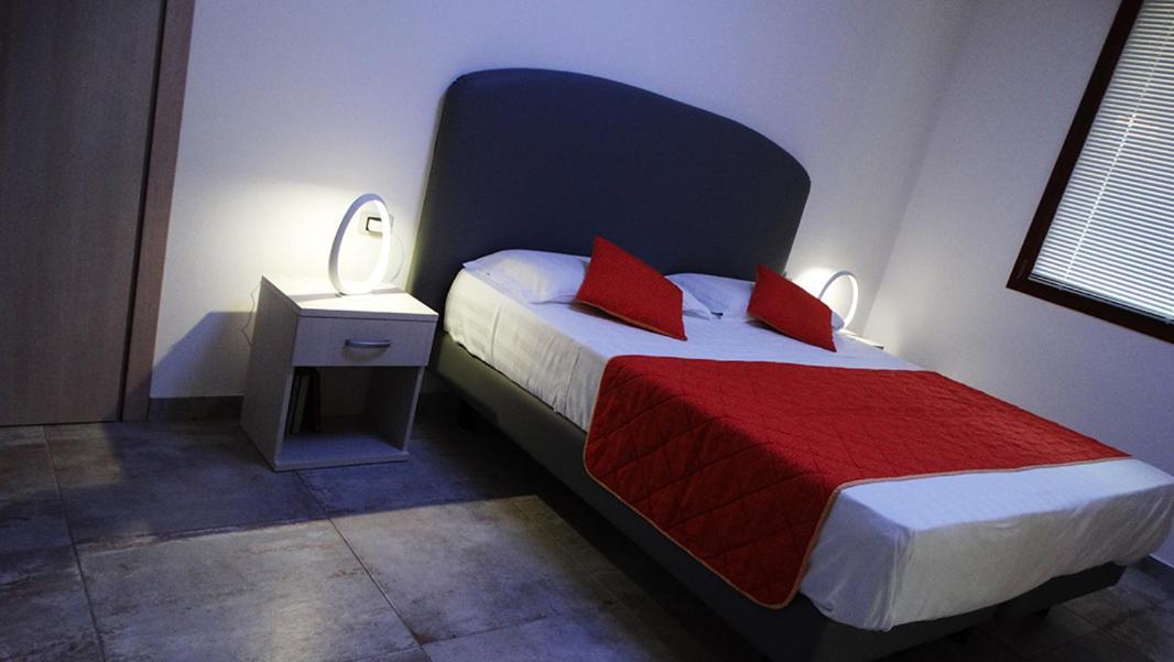 Orange Motel Веригате Екстериор снимка