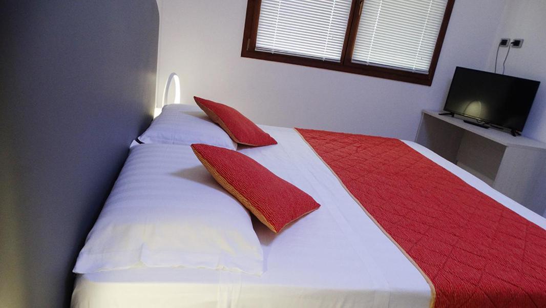 Orange Motel Веригате Екстериор снимка